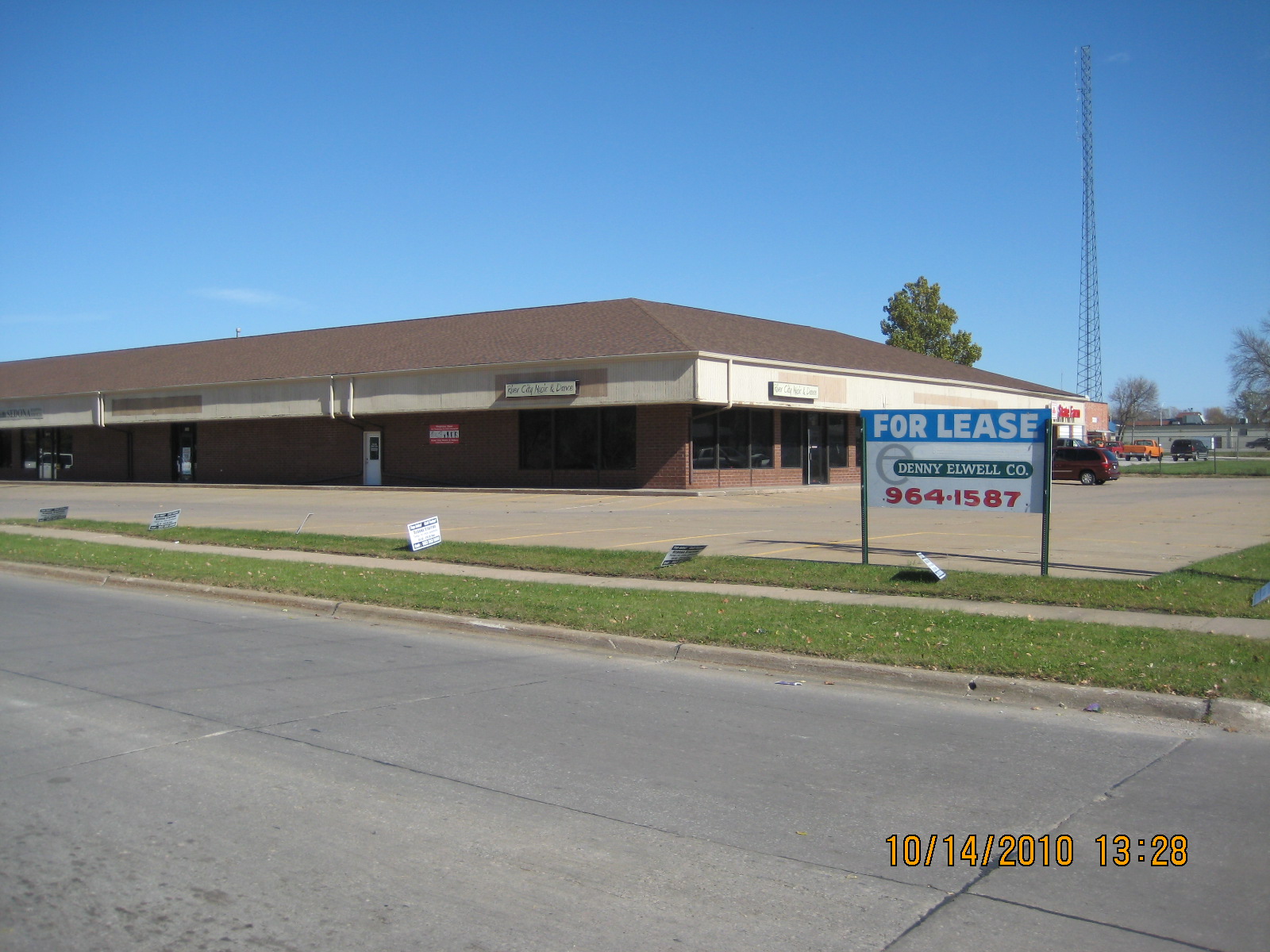 2nd Ave & Lake Park Blvd, Muscatine, IA for lease Building Photo- Image 1 of 3