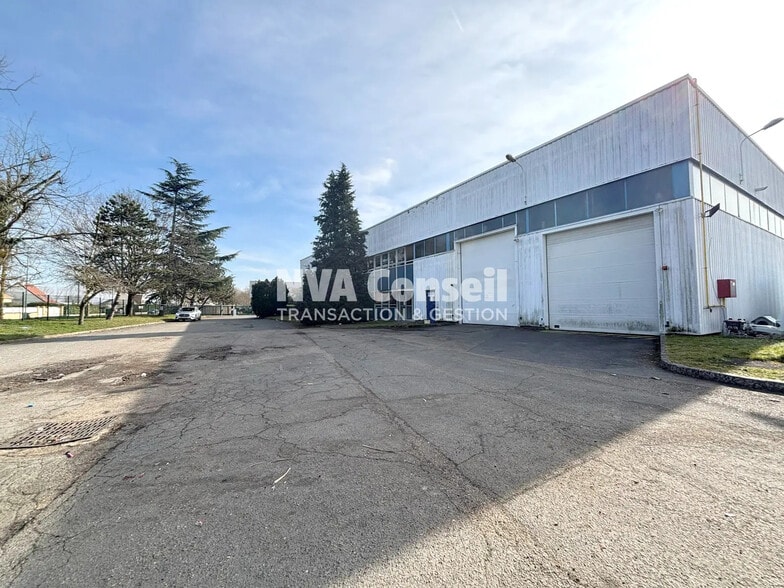 Flex in SAINT-OUEN-L'AUMONE for lease - Building Photo - Image 1 of 15