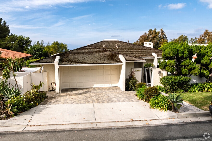 1917 Via Estudillo, Palos Verdes Estates, CA for sale - Building Photo - Image 2 of 4