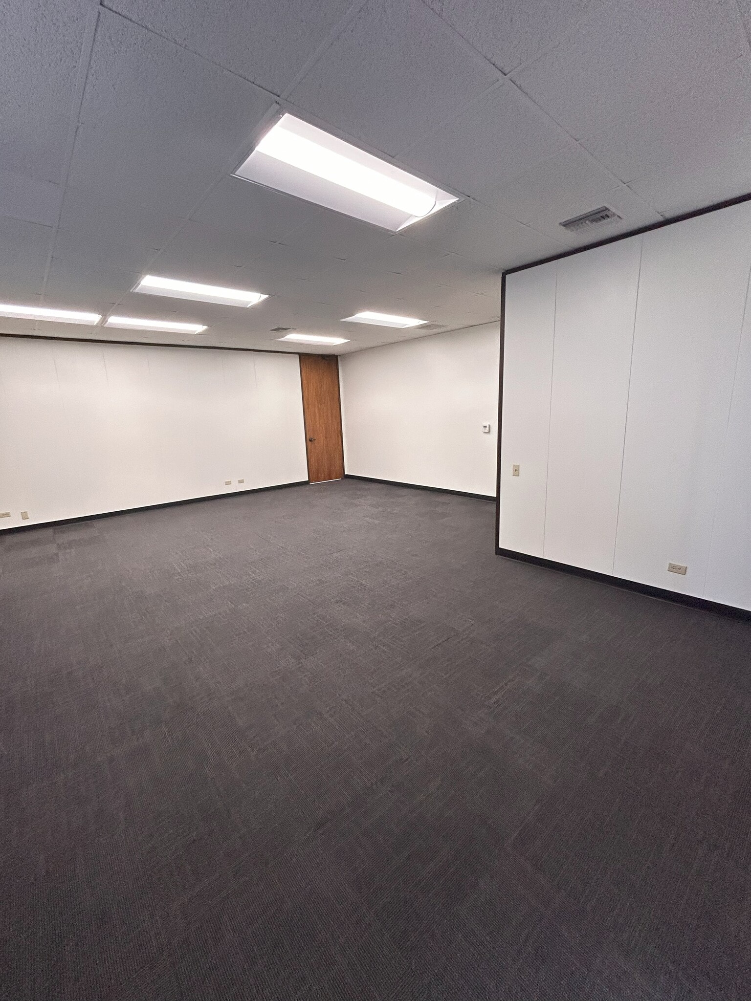 14256-14280 Doolittle Dr, San Leandro, CA for lease Interior Photo- Image 1 of 5