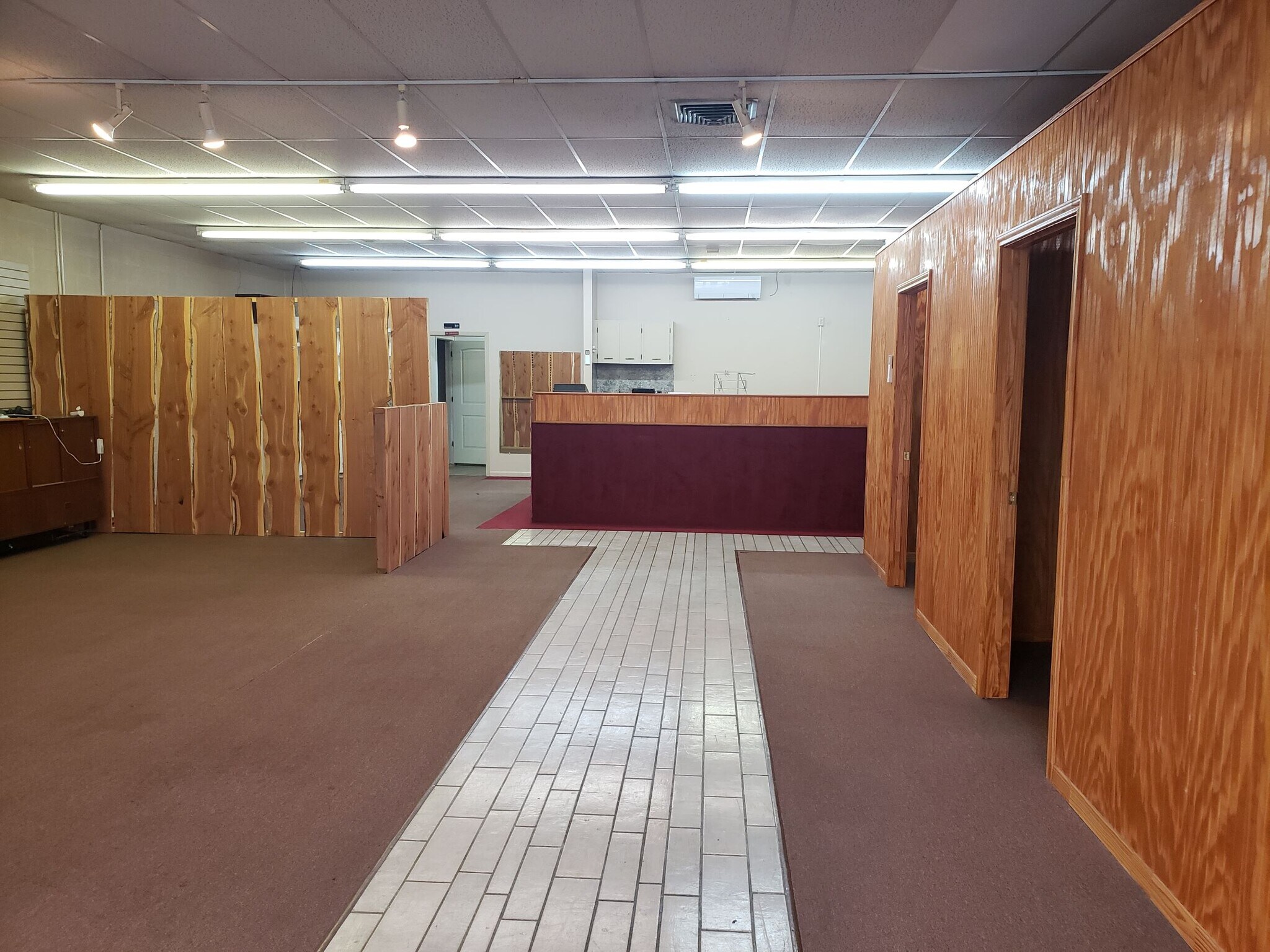 411 N Texana St, Hallettsville, TX for sale Primary Photo- Image 1 of 1