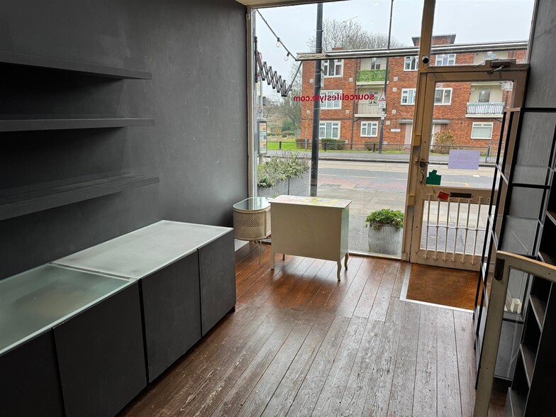 227 High Rd, London for lease - Building Photo - Image 3 of 19