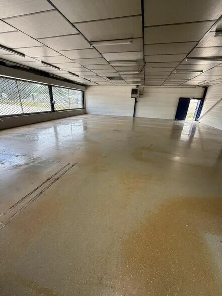 Flex in Valence for lease - Building Photo - Image 3 of 9