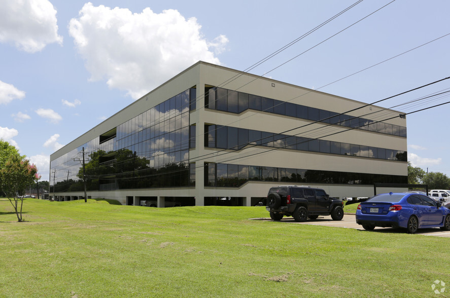 1011 Highway 6 S, Houston, TX 77077 | LoopNet