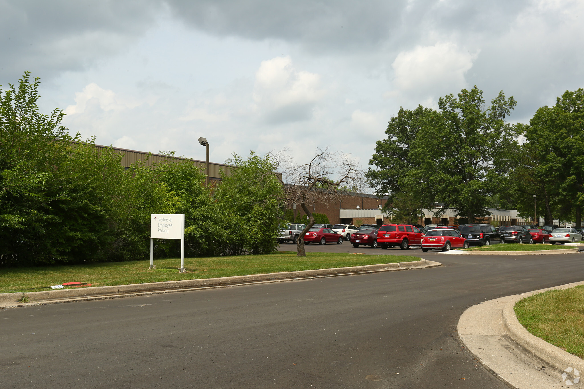 30500 Cypress Rd, Romulus, MI for lease Primary Photo- Image 1 of 8