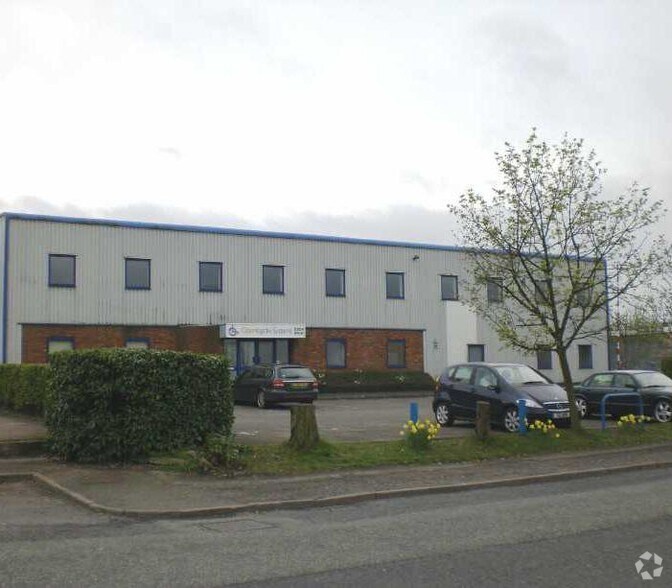 Eldon Way, Crick for lease - Primary Photo - Image 1 of 14