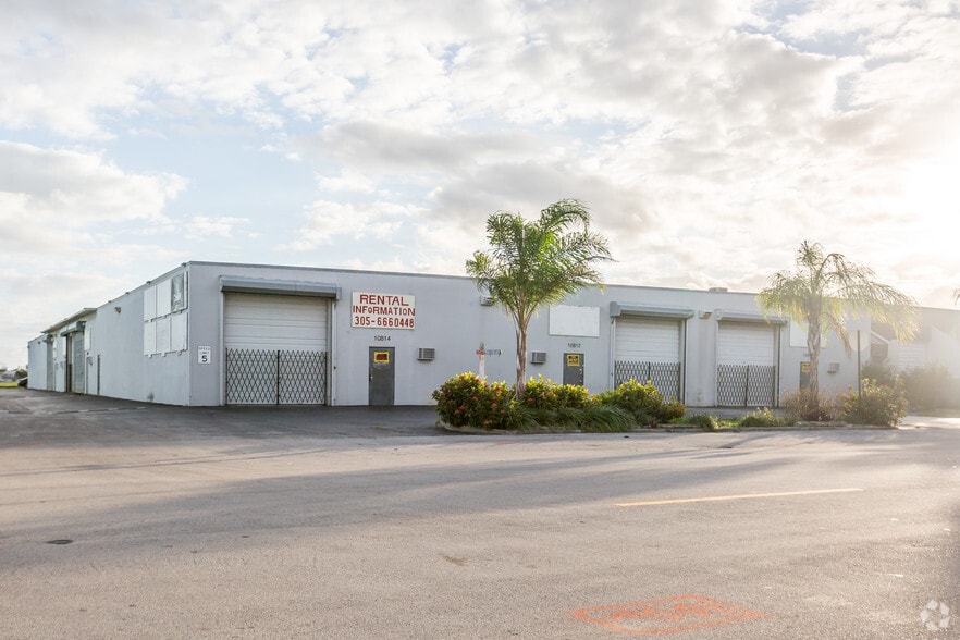 10810-10814 SW 188th St, Miami, FL for lease - Building Photo - Image 2 of 3