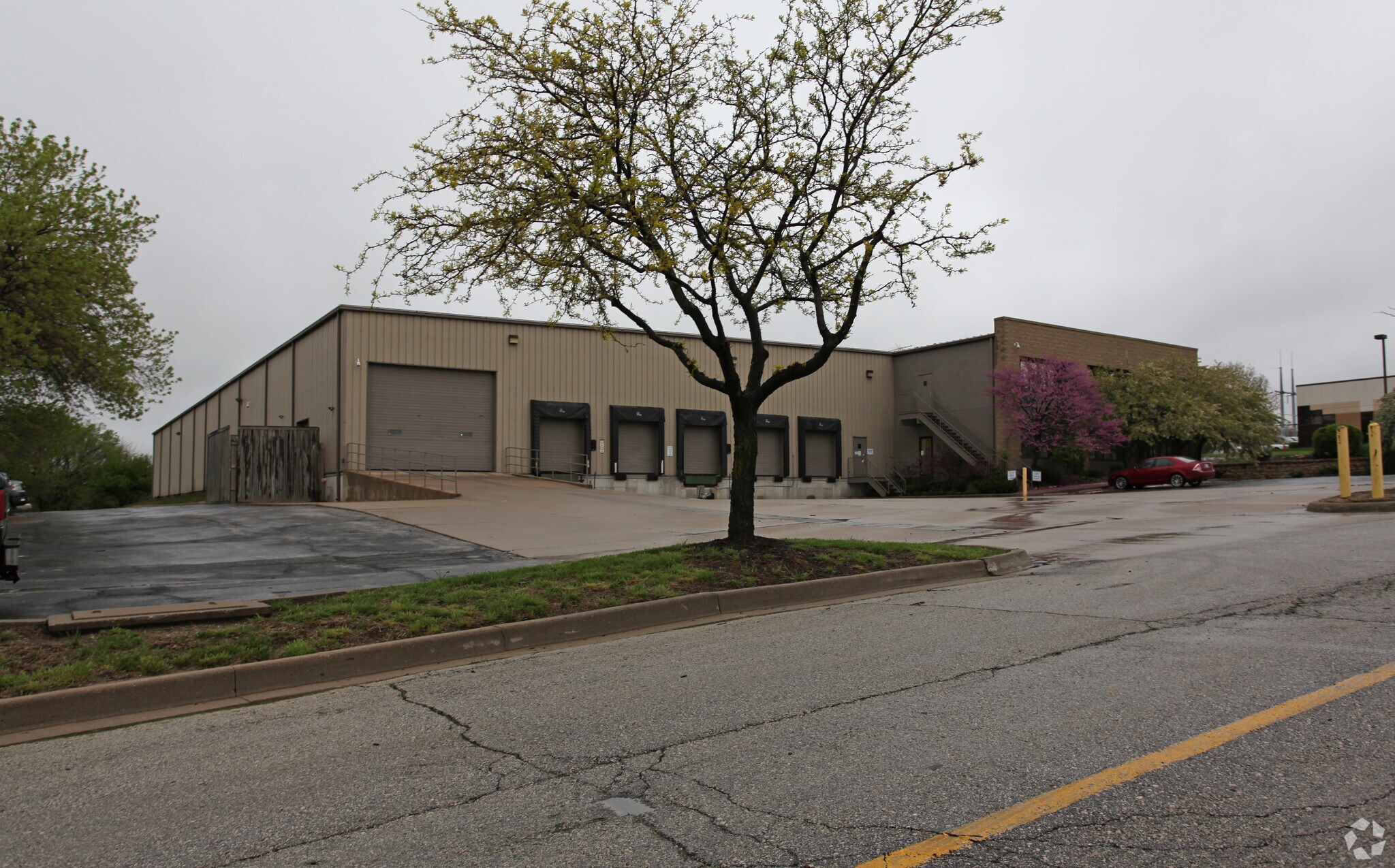 10940 Eicher Dr, Lenexa, KS for sale Building Photo- Image 1 of 1