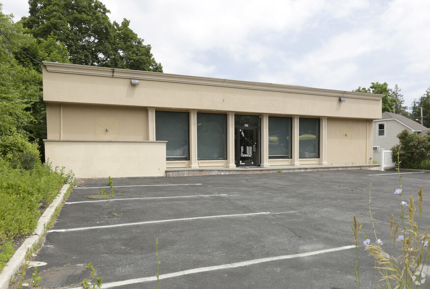 217-231 E Jericho Tpke, Huntington Station, NY for sale - Building Photo - Image 1 of 1