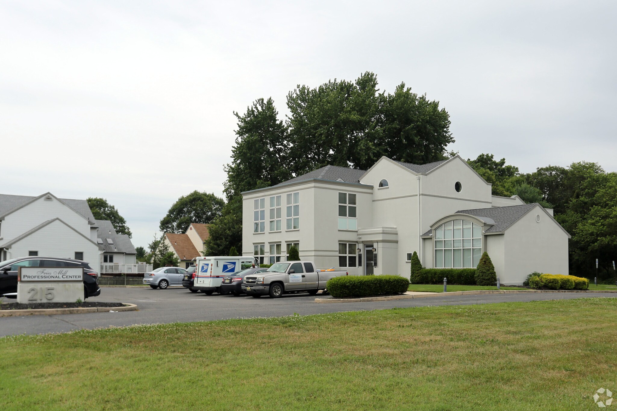 215 Fries Mill Rd, Turnersville, NJ 08012