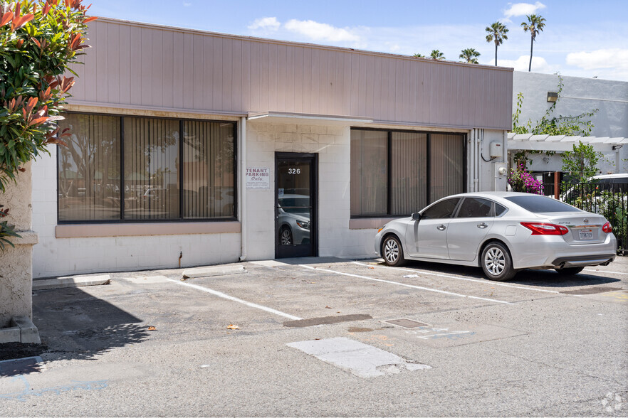 326 S A St, Oxnard, CA for lease - Building Photo - Image 2 of 15