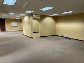 11492 Bluegrass Pky, Louisville, KY for lease Interior Photo- Image 2 of 7