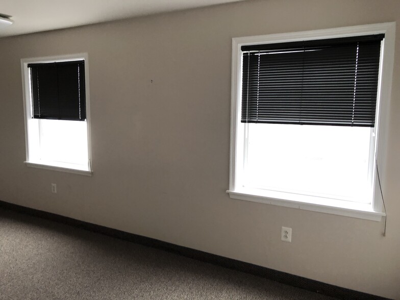 1151 S Trooper Rd, Norristown, PA for lease - Interior Photo - Image 2 of 5