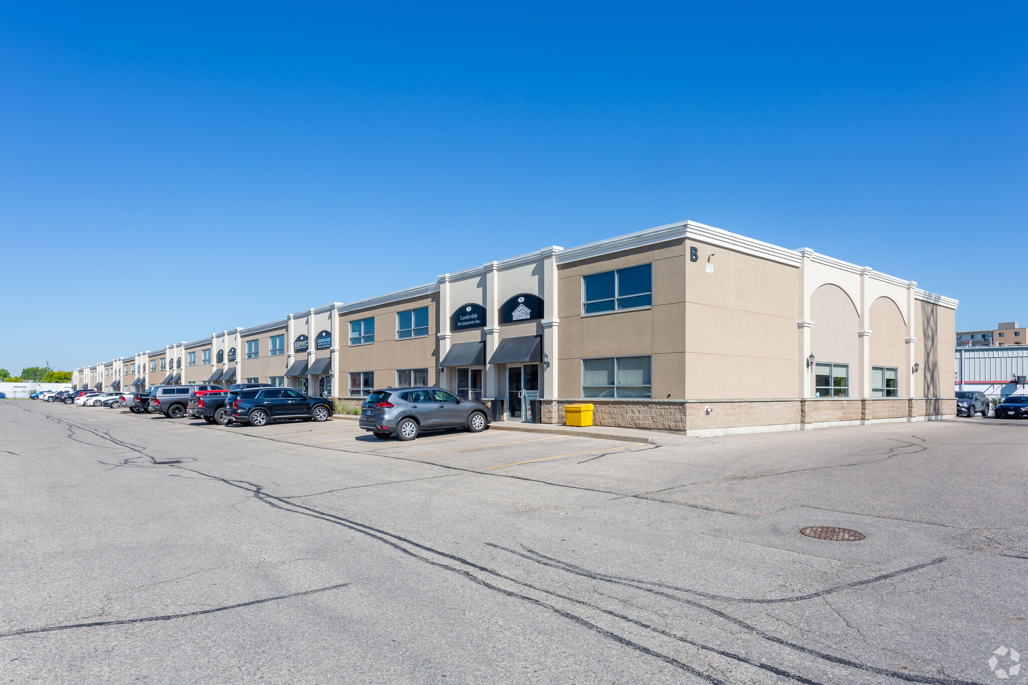 20 Roy Blvd, Brantford, ON for sale Primary Photo- Image 1 of 1