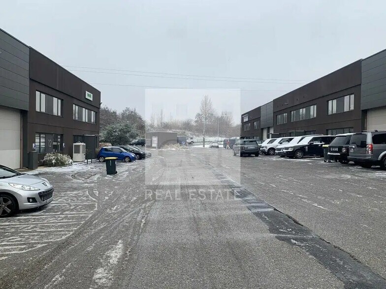 Flex in Dardilly for lease - Building Photo - Image 2 of 11