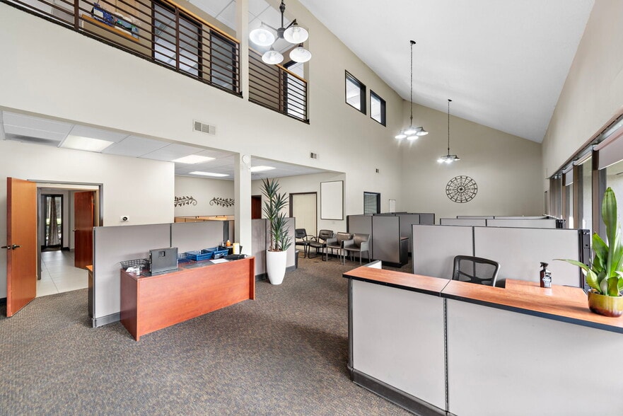 23691 Birtcher Dr, Lake Forest, CA for lease - Building Photo - Image 2 of 13
