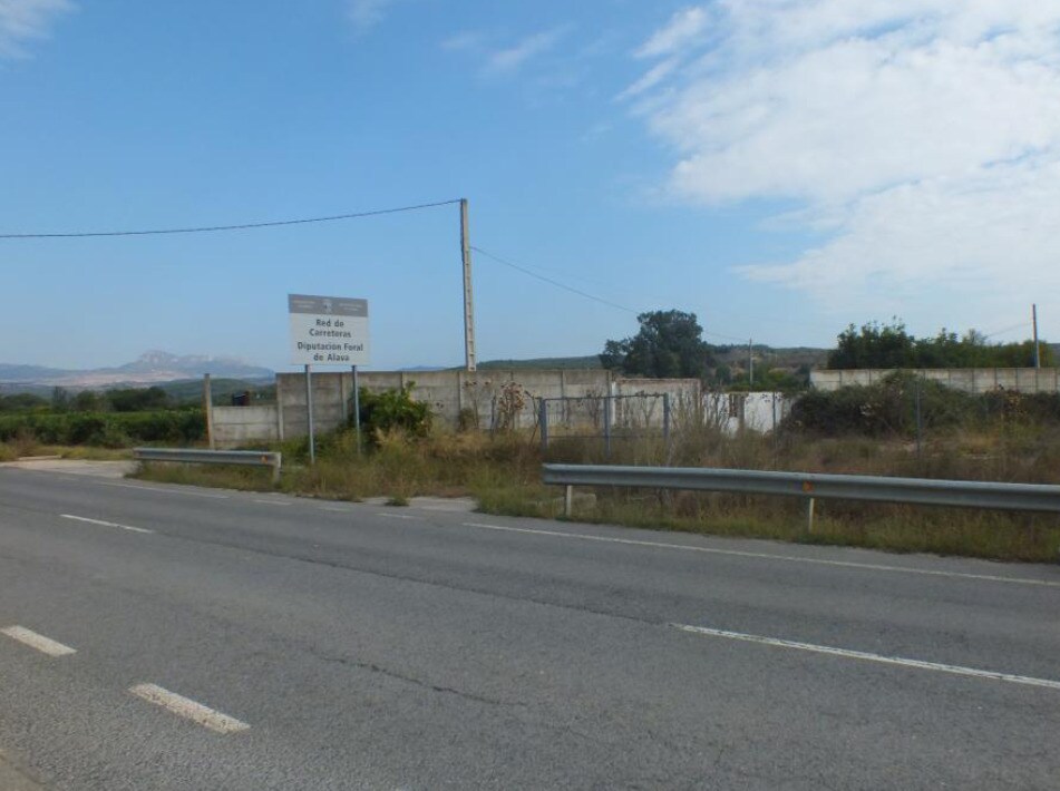 Land in OYÓN for sale Building Photo- Image 1 of 12