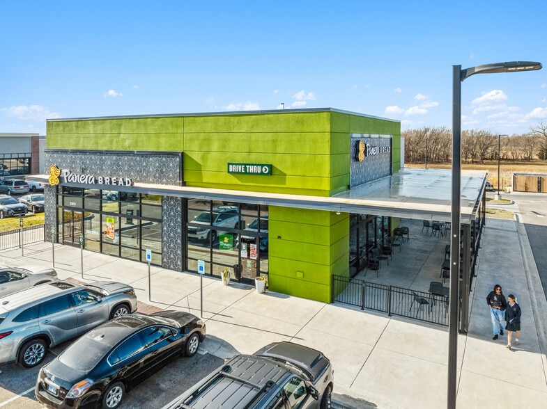 2901 N Maize Rd, Wichita, KS for sale - Building Photo - Image 3 of 6