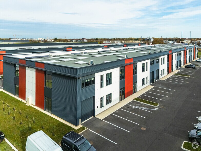 600 Avenue Marguerite Perey, Lieusaint for sale - Building Photo - Image 2 of 3