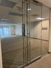 1700 Pacific Ave, Dallas, TX for lease Interior Photo- Image 1 of 7