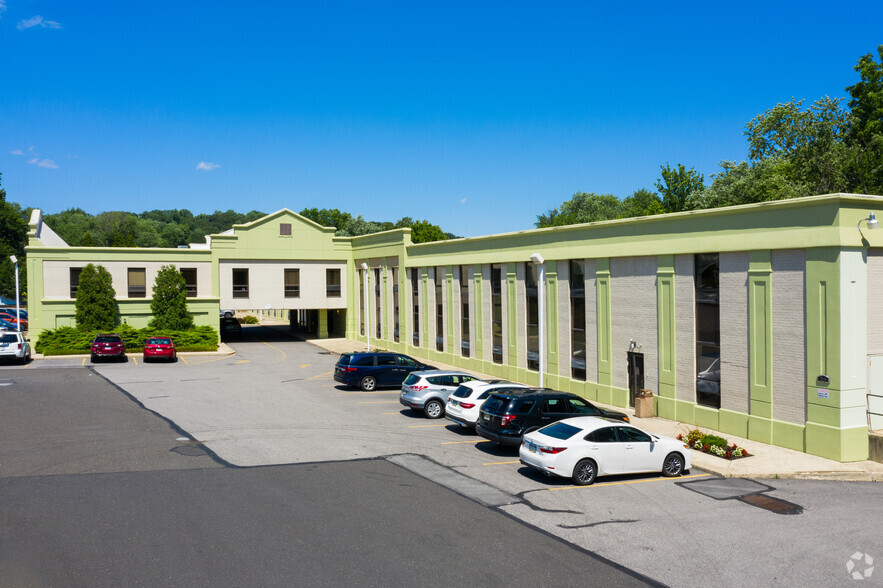 715 Twining Rd, Dresher, PA for lease - Building Photo - Image 3 of 28