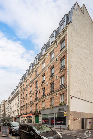 Retail in Paris for lease - Building Photo - Image 2 of 2