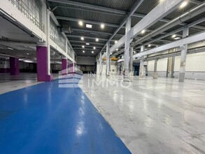 Flex in Poincy for lease Interior Photo- Image 1 of 7