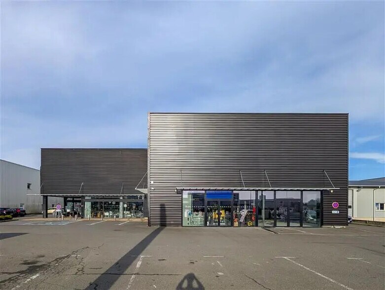 Retail in Saint-Brieuc for lease - Building Photo - Image 1 of 6