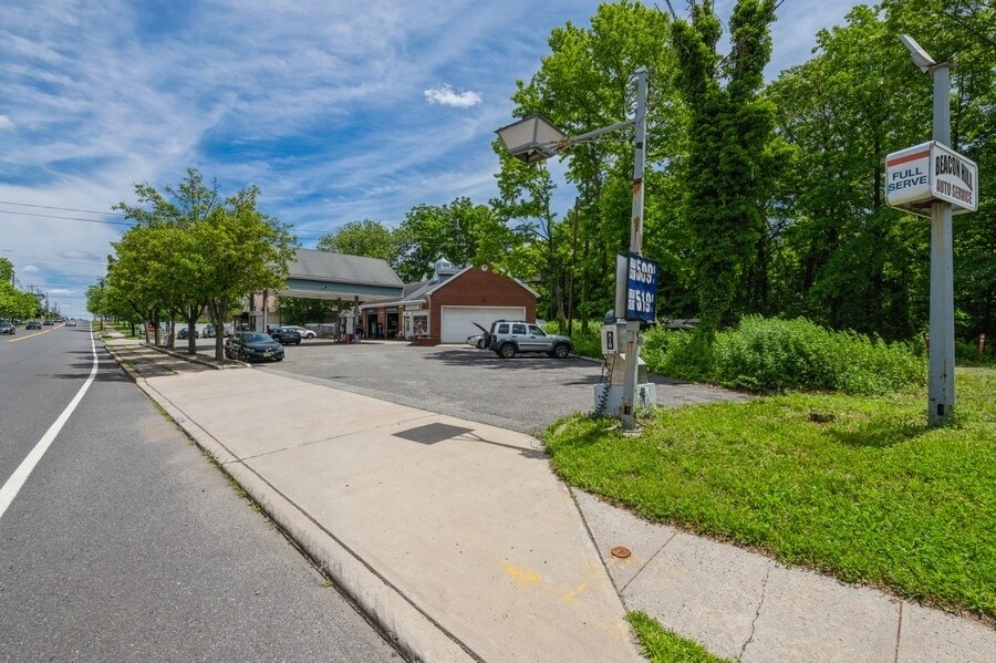 99 Middlesex Ave, Metuchen, NJ 08840