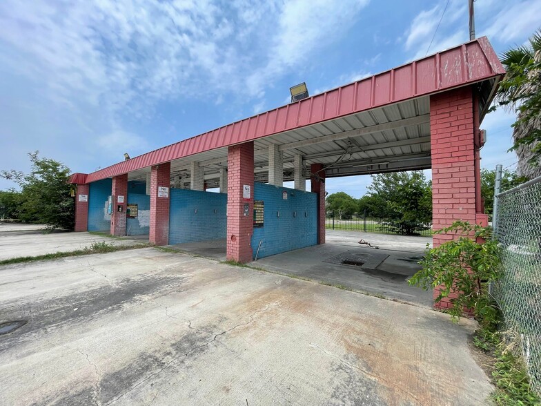 4607 Castle Cross, San Antonio, TX for lease - Building Photo - Image 1 of 16