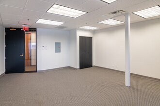 1020 Milwaukee Ave, Deerfield, IL for lease Interior Photo- Image 2 of 4
