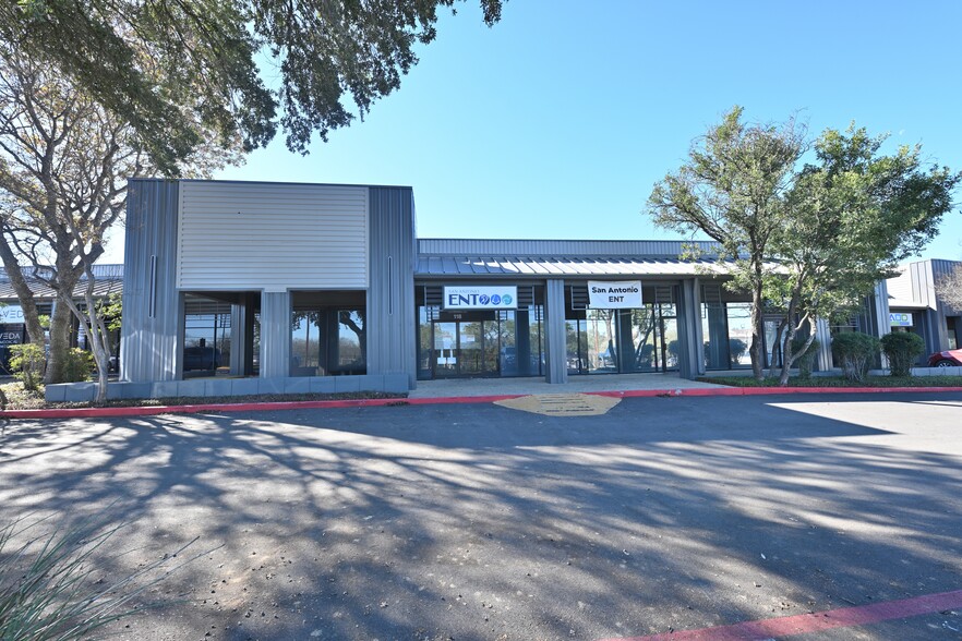 12315 Judson Rd, San Antonio, TX for lease - Building Photo - Image 3 of 4