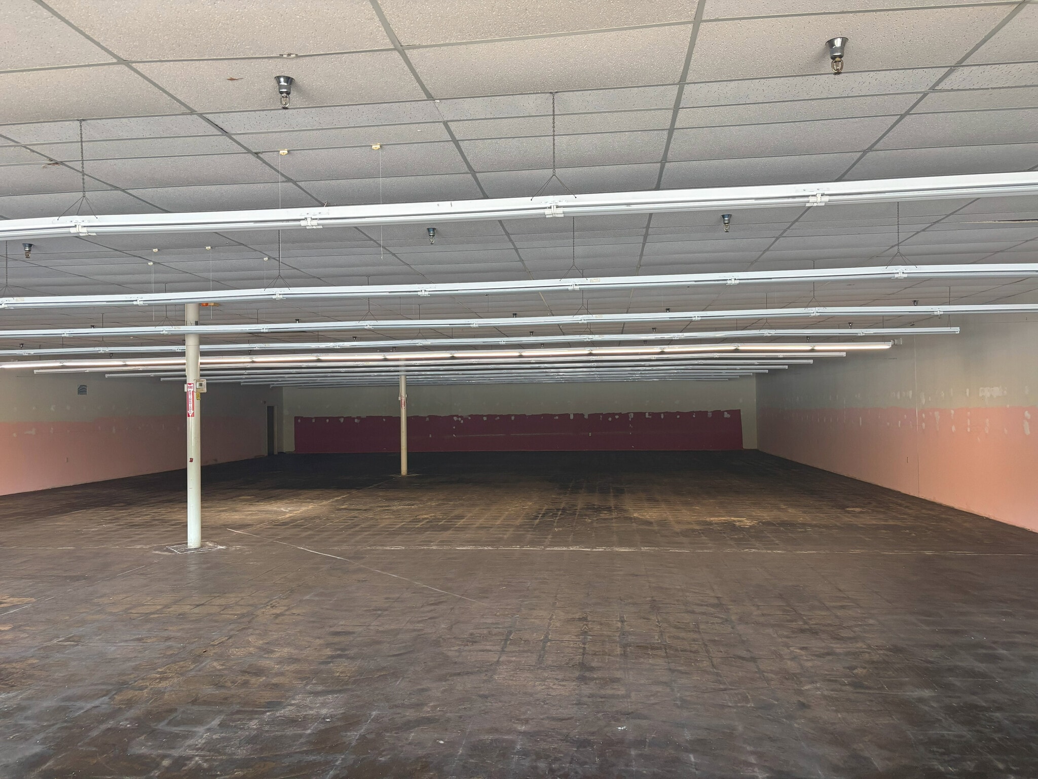 508 NW 10 Th St, Conover, NC for lease Interior Photo- Image 1 of 3