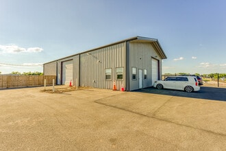 165 Mitch Ave, Tuscumbia, AL for lease Interior Photo- Image 1 of 15