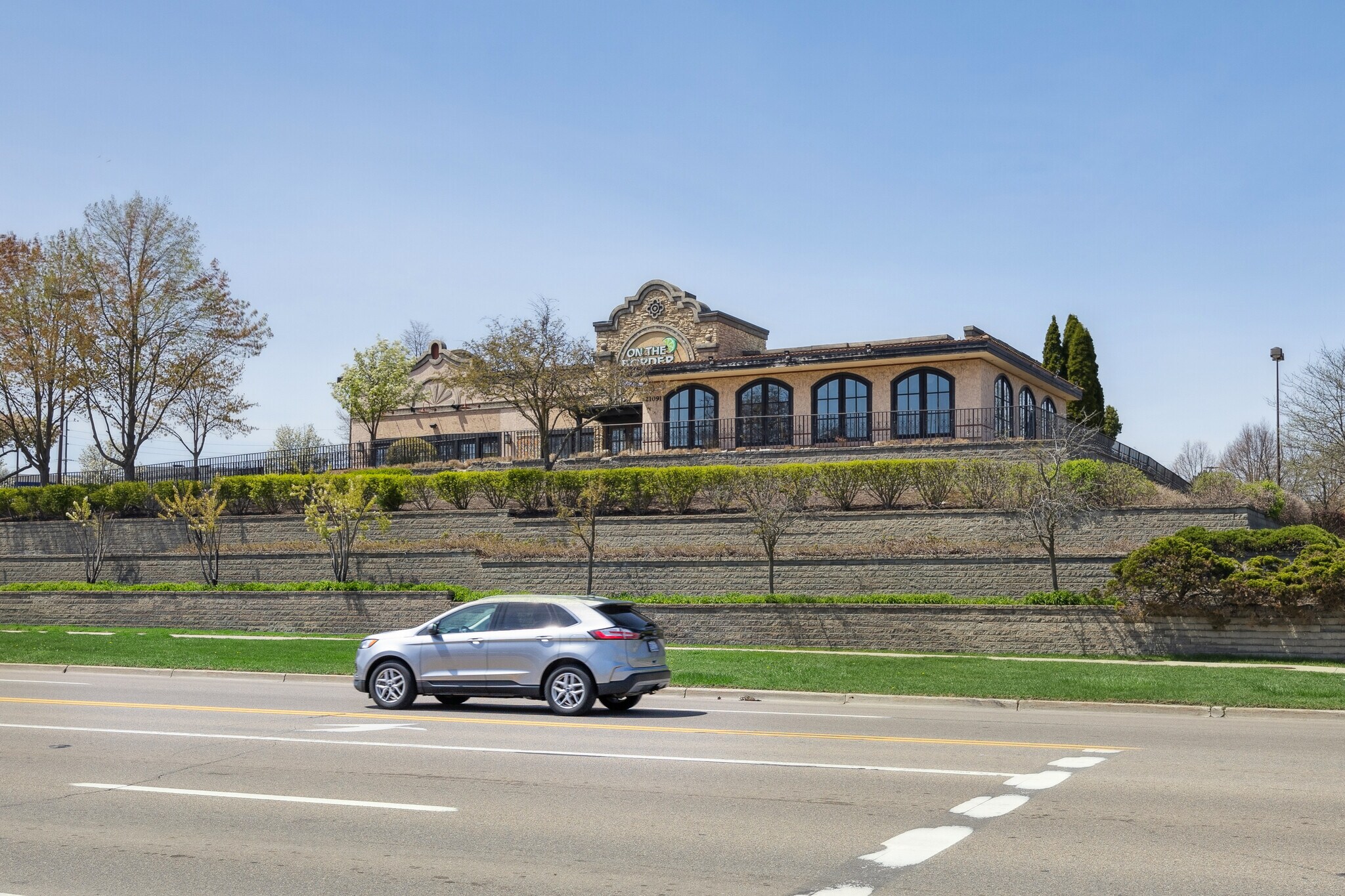 21091 Haggerty Rd, Novi, MI for lease Building Photo- Image 1 of 9