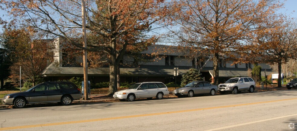 1850 Elm St, Manchester, NH for lease - Building Photo - Image 2 of 11