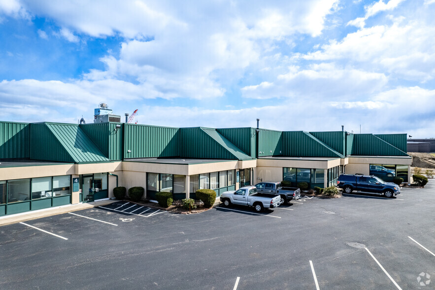 315 Commerce Park Rd, North Kingstown, RI for lease - Building Photo - Image 3 of 14