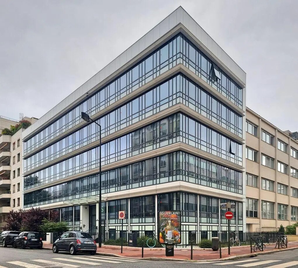 Location Bureaux 2 502 m² - Photo 1
