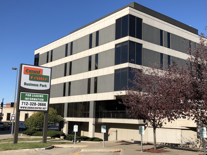 300 W Broadway, Council Bluffs, IA for sale - Building Photo - Image 1 of 1