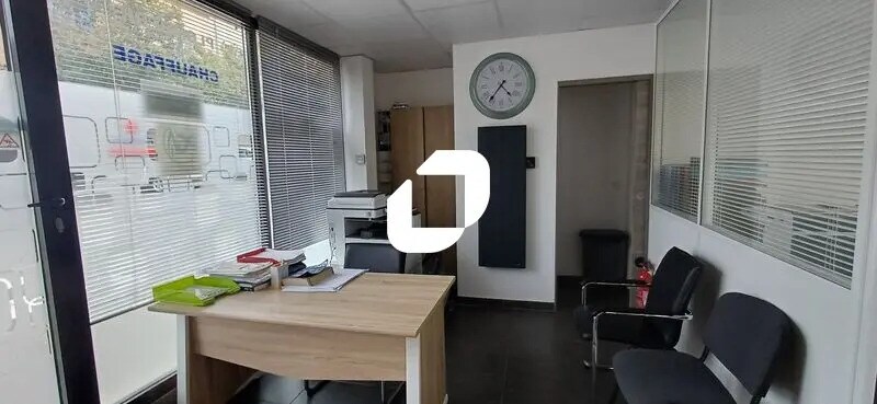 Retail in Ecquevilly for sale - Interior Photo - Image 2 of 7