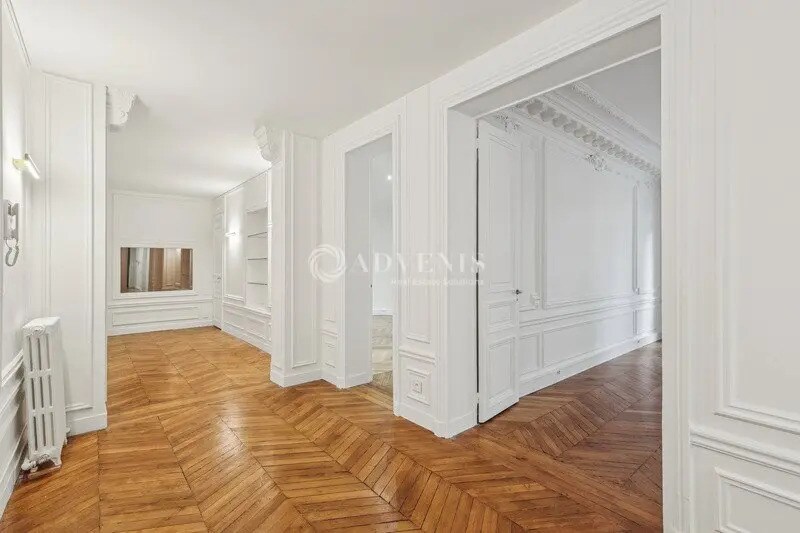 Office in Paris for lease - Interior Photo - Image 2 of 10