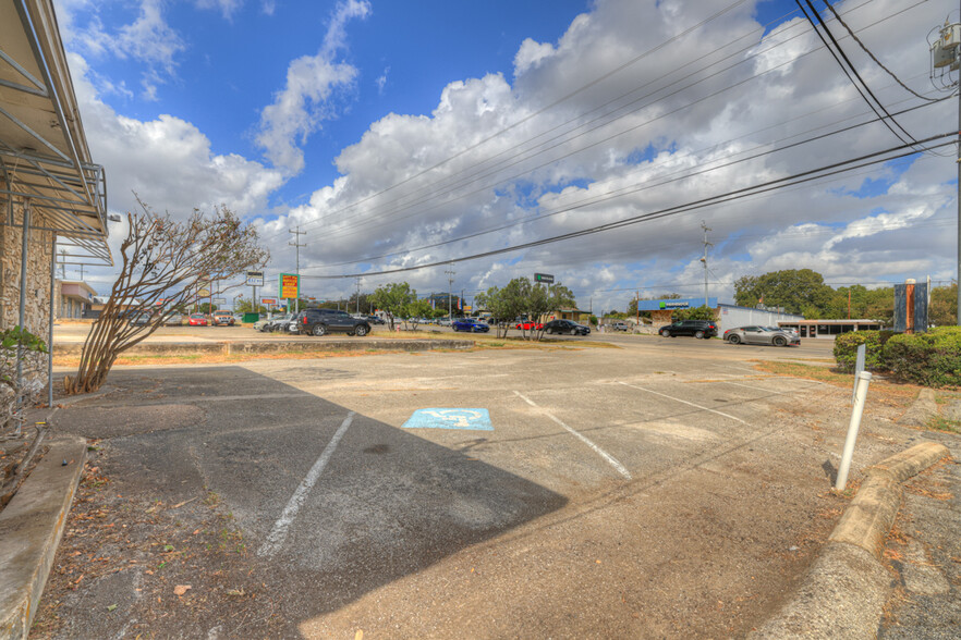 1201 Pat Booker Rd, Universal City, TX for sale - Building Photo - Image 2 of 18