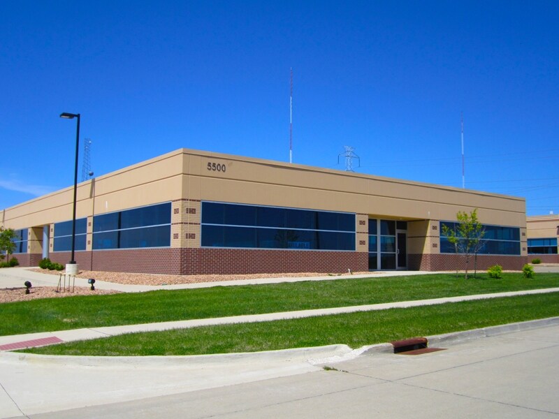 5500 W Parkway, Johnston, IA for sale Primary Photo- Image 1 of 1