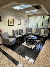 207 Quaker Ln, West Warwick, RI for lease Building Photo- Image 2 of 16