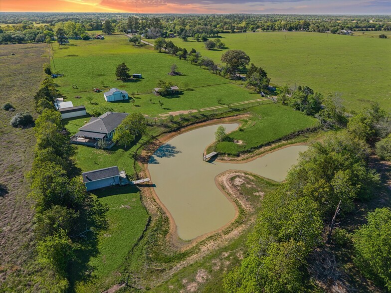 10347 Pless Rd, Cat Spring, TX for sale - Building Photo - Image 2 of 41