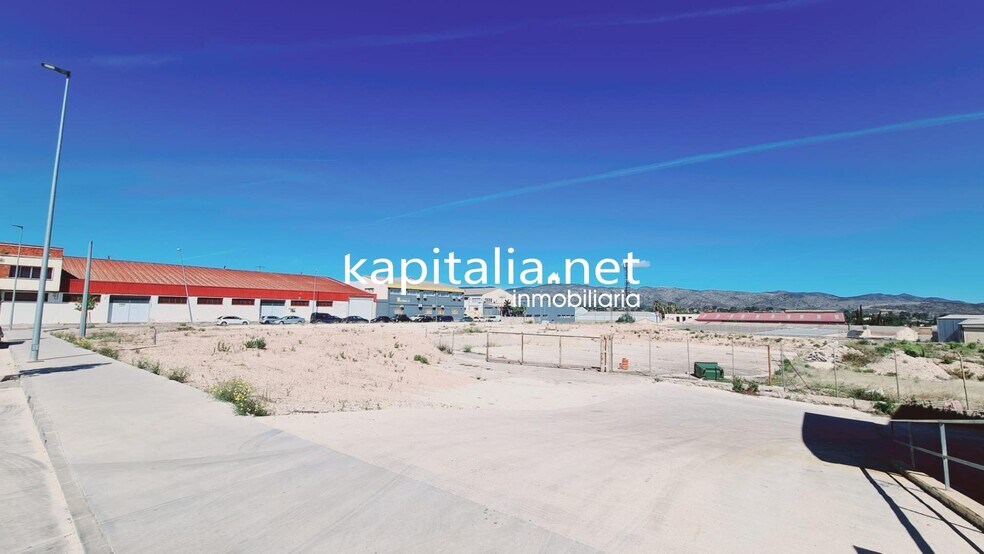 Industrial in Valencia del Mombuey for sale - Building Photo - Image 2 of 7