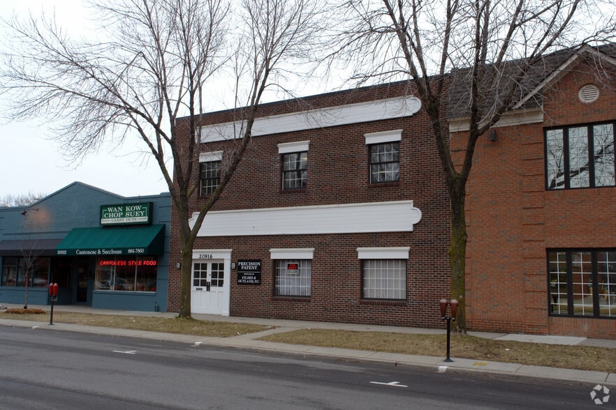 20916 Mack Ave, Grosse Pointe, MI for sale - Primary Photo - Image 1 of 1