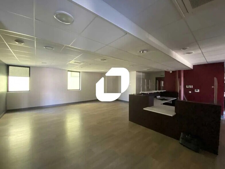 Office in Bordeaux for lease - Interior Photo - Image 1 of 22