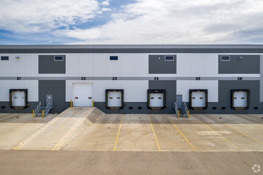 2101 4th Ave E, Shakopee, MN for lease - Building Photo - Image 2 of 6