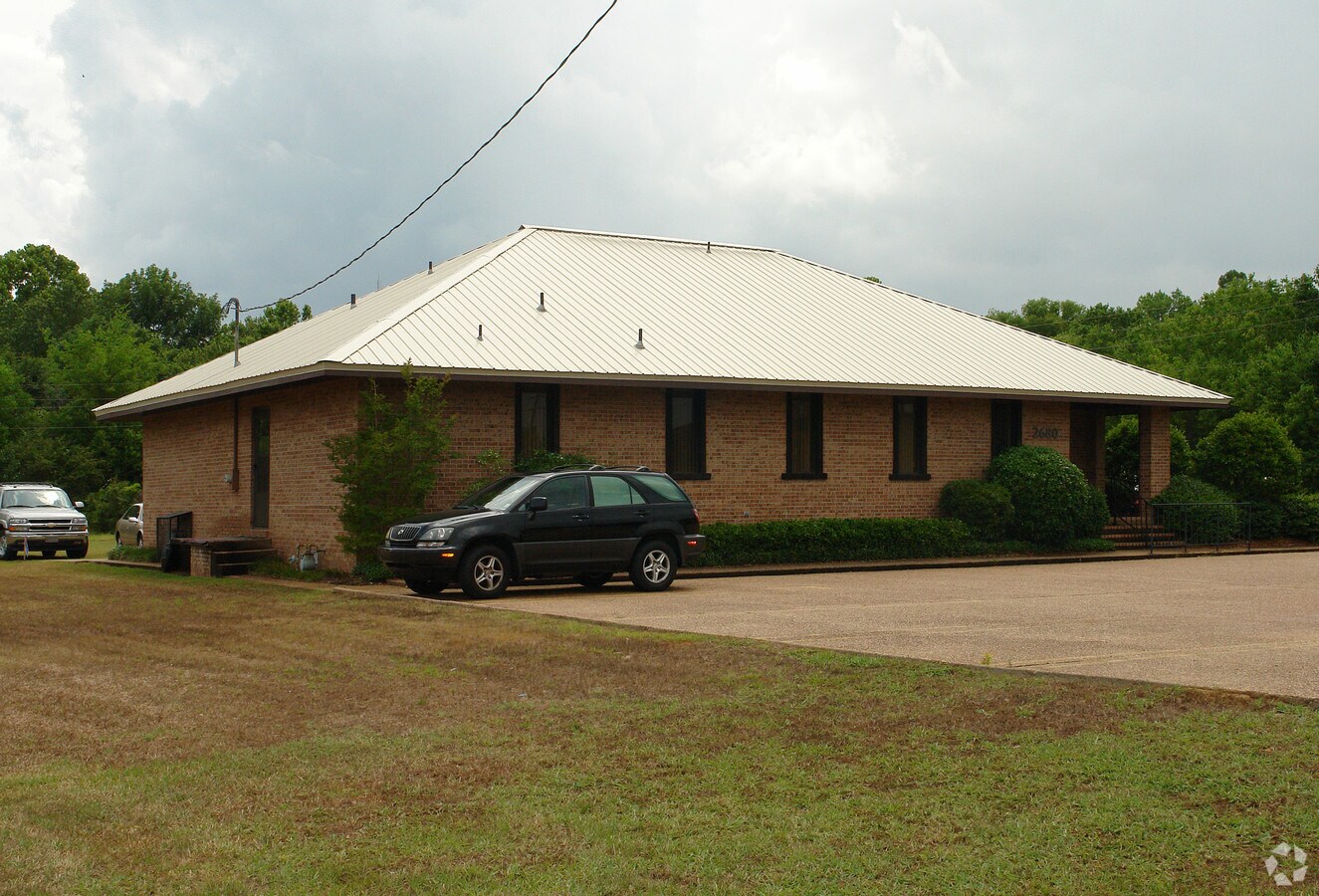 2680 River Ridge Dr, Jackson, MS 39216 Vacant Orthodontist Building